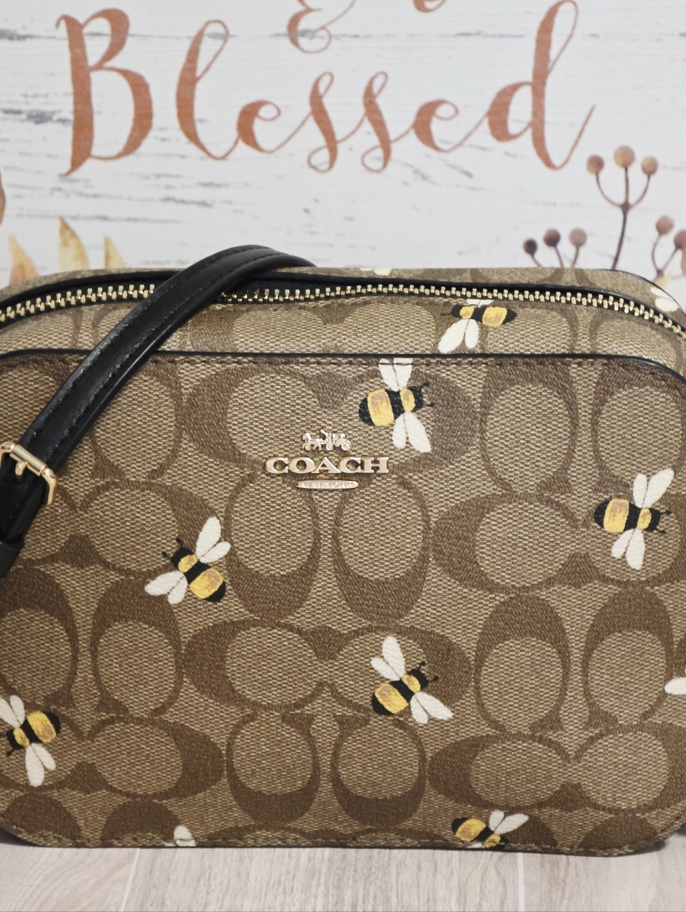 🐝Coach Mini Camera Bag Khaki Sig Crossbody Purse BEES C8671 Bumblebees 🐝🐝♥️ - Picture 5 of 16